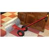 Image 1 : NEW HANDLED PUSH SNOW REMOVAL BLADE WITH