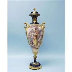 A fine antique French Sevres porcelain covere...