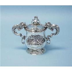 A fine English Edwardian sterling silver cove...