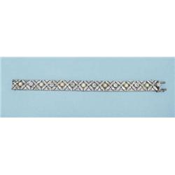 ART DECO - A French platinum and diamond brac...