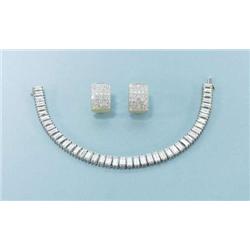 An important 18 kt. white gold and diamond li...