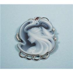 A large Art Nouveau design cameo pendant fram...