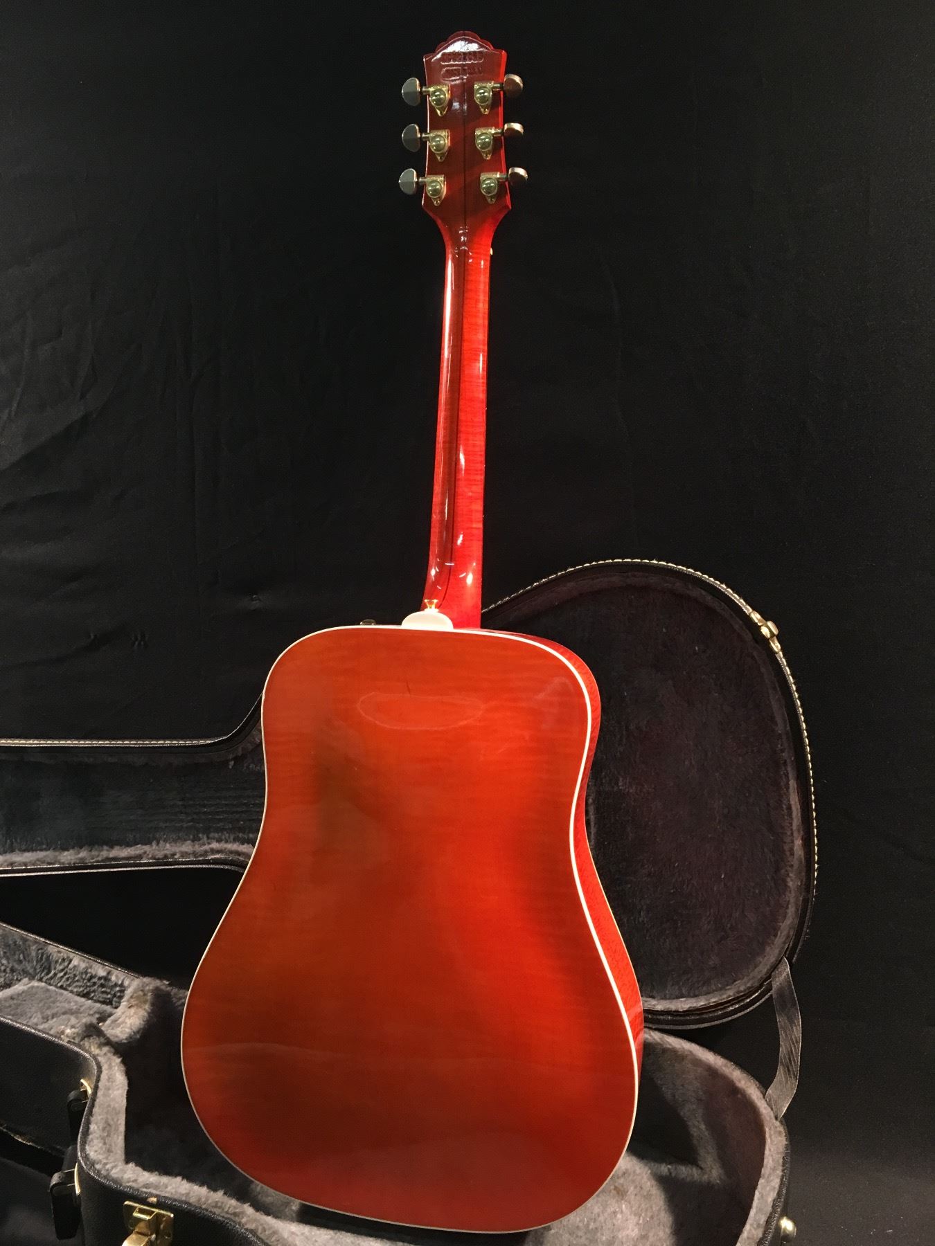 elizabeth gillies and avan jogia dating