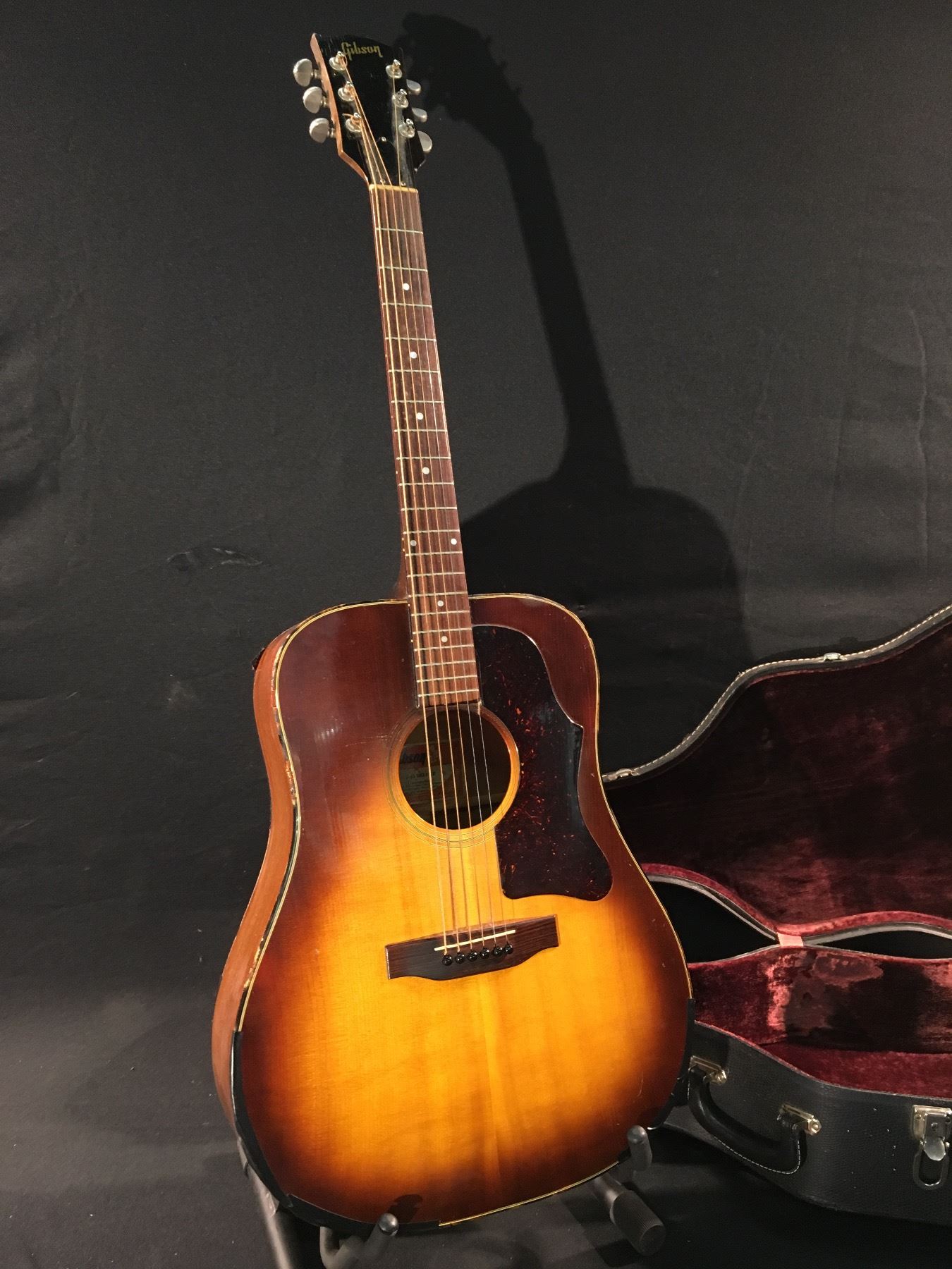 Gibson J 45 Deluxe Acoustic Guitar Serial Number B Made In Kalamazoo In 1974 Gibson J 45 Deluxe Acoustic Guitar Serial Number B Made In Kalamazoo In 1974