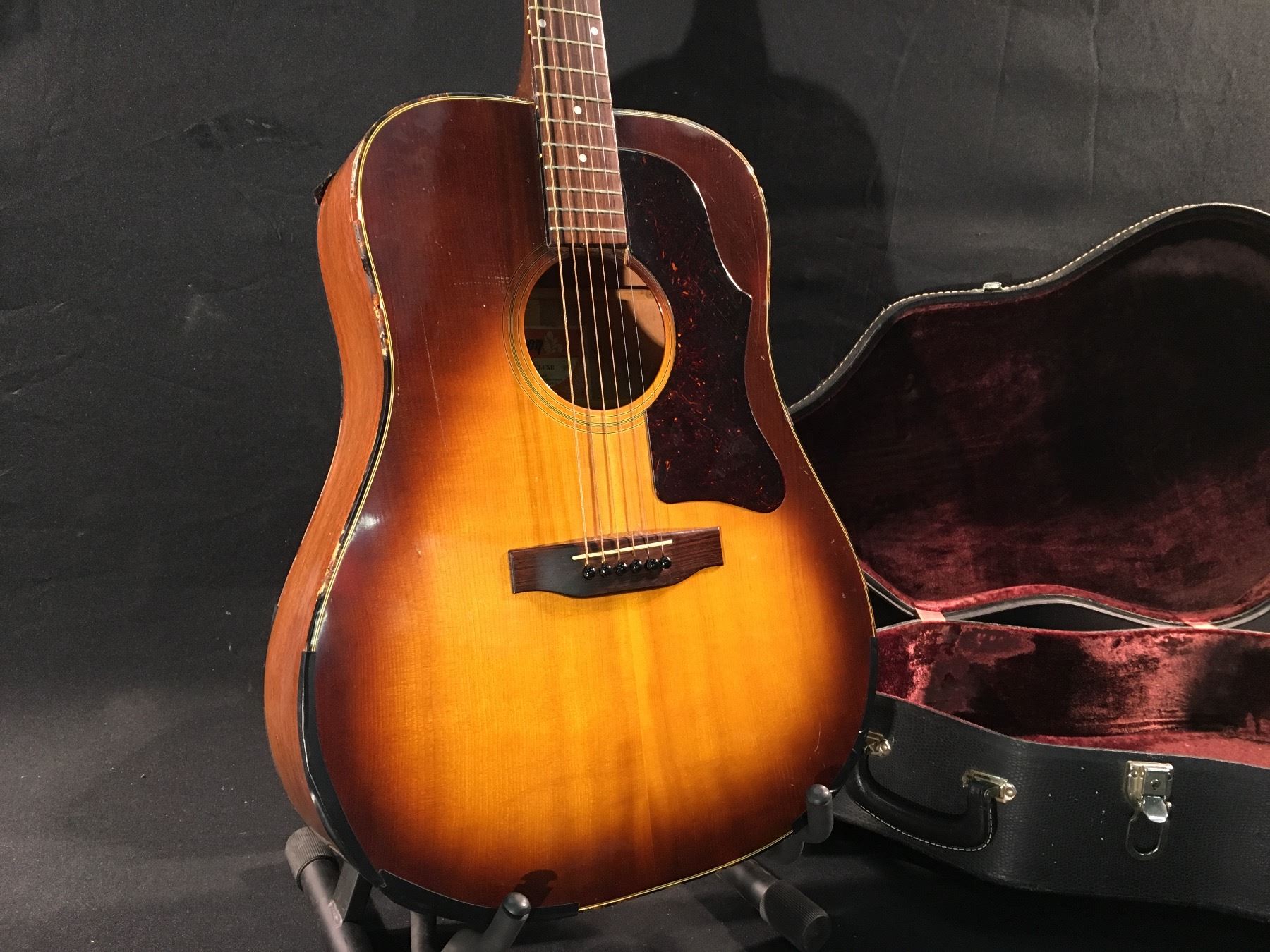 Gibson J 45 Deluxe Acoustic Guitar Serial Number B Made In Kalamazoo In 1974 Gibson J 45 Deluxe Acoustic Guitar Serial Number B Made In Kalamazoo In 1974