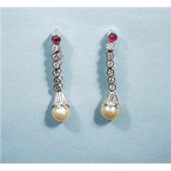 ART DECO - A pair of fine platinum, diamond a...