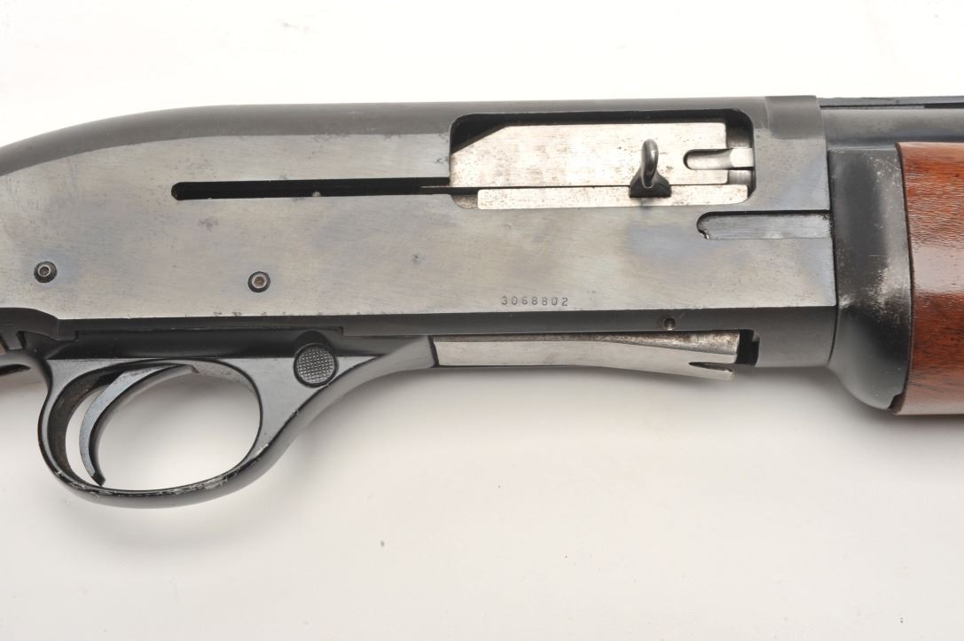 High Standard Deluxe Model C1200 semi-auto shotgun, 12 gauge, serial ...