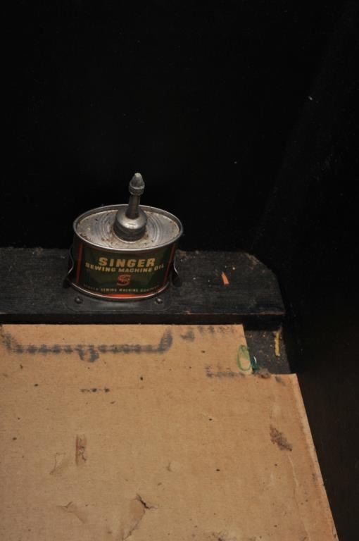 Antique Singer 2211 Catalog 3110 Featherweight sewing machine in