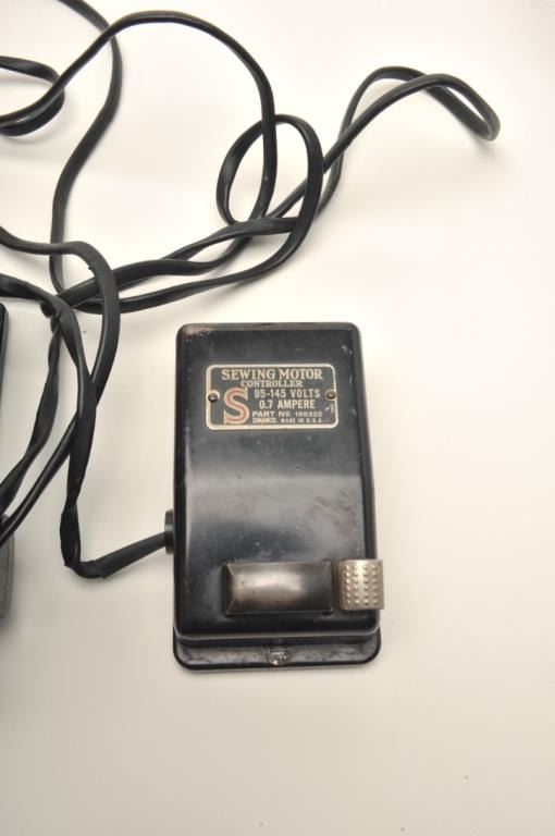 Antique Singer 2211 Catalog 3110 Featherweight sewing machine in