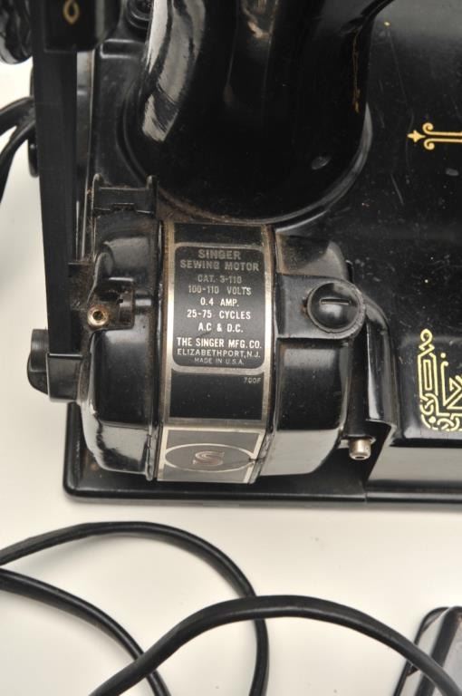 Antique Singer 2211 Catalog 3110 Featherweight sewing machine in