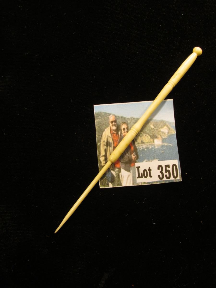 Ivory Crochet Hook. 5 1/4".