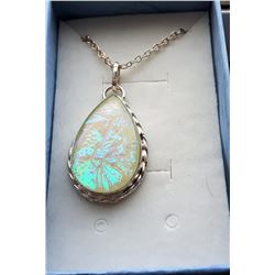 WHITE FIRE OPAL PENDANT & CHAIN