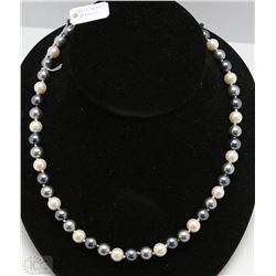 #47-SEA SHELL PEARL NECKLACE 17" GREY&CREAMY MILK
