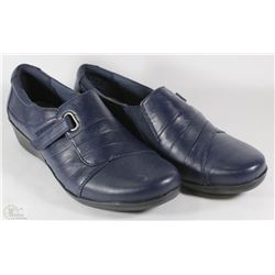 BRAND NEW CLARKS LUNDA LEATHER CASUAL SHOE BLUE