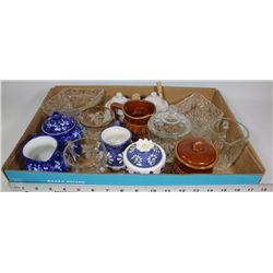 FLAT OF VINTAGE CREAMER SUGAR AND MORE