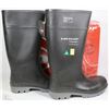 Image 1 : DUNLOP CSA APPROVED WORK BOOTS SIZE US 7