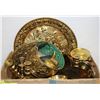 Image 1 : 212) LARGE FLAT OF BRASS AND COPPER 35+ITEMS