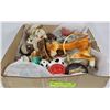 Image 1 : BOX OF DOG COLLECTIBLES AND MORE