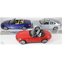 FLAT OF 3 ASSORTED MAISTO BMW 1:18 SCALE CARS