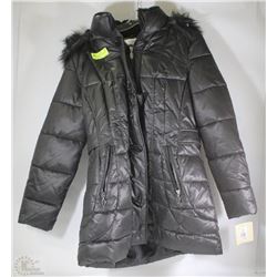 NEW LIZ CLAIBORNE SIZE LARGE WINTER JACKET