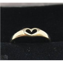 10 KT GOLD HEART DESIGN RING - SIZE 6