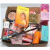 Image 1 : BOX OF BEAUTY SUPPLIES