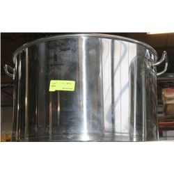 LARGE STAINLESS STEEL COOKING POT