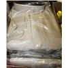 Image 1 : BOX OF 8 KHAL PRAYER GOWNS