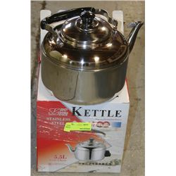 LOT OF TWO STAINLESS STEEL KETTLES 5.5L EACH