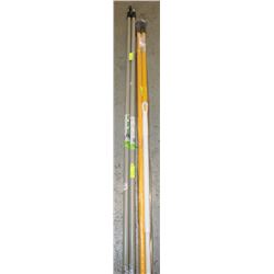 BUNDLE OF TWO EXTENDABLE POLES WITH THREE POLES