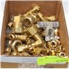 Image 1 : BOX OF ASSORTED BRASS FITTINGS