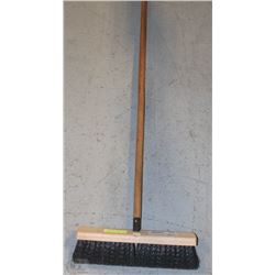 INDUSTRIAL SYNTHENTIC MEDIUM SWEEPING BROOM