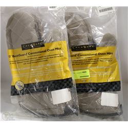 LOT OF 2 OVEN MITTS