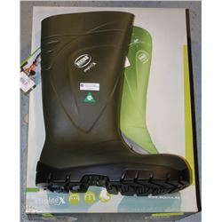 BEKINA SIZE 8 STEELTOE RUBBER BOOT