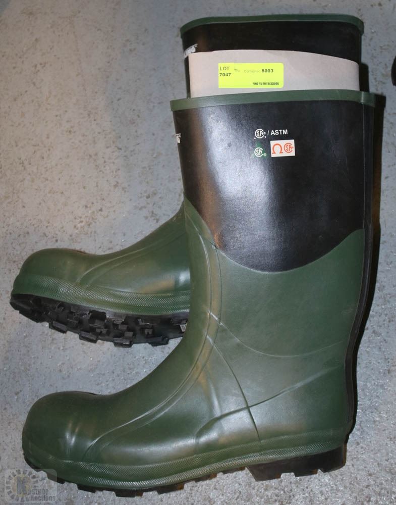 steel toe rubber boots size 15