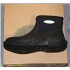 Image 1 : A PAIR OF JOBBER WATERPROOF BOOTS BY MUK BOOT