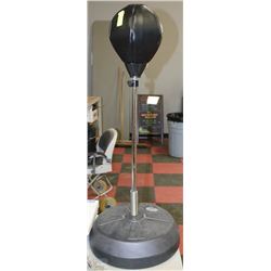 EVERLAST PUNCHING BAG