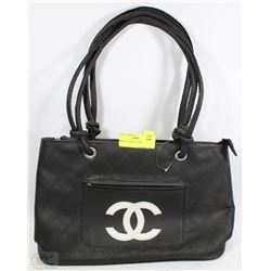 REPLICA CHANEL BLACK PURSE WITH WHITE LOGO