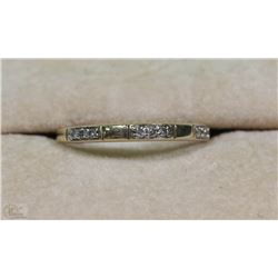 10KT GOLD DIAMOND ANNIVERSARY RING WITH 9 DIAMONDS