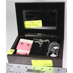 NEW JEWELRY BOX WITH 925 SILVER NECKLACE,PENDANT A