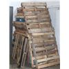 Image 1 : STACK OF APPROX 20 WOOD PALLETS