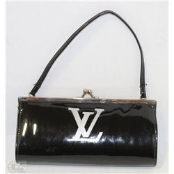 REPLICA  LOUIS VUITTON CLUTCH