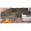 Image 1 : DARK GREEN FABRIC SECTIONAL