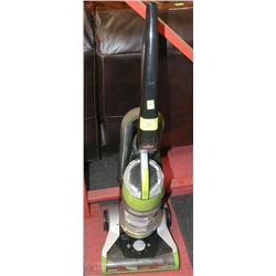 BISSELL POWER GROOM MULTI-CYCLONIC PET VACUUM