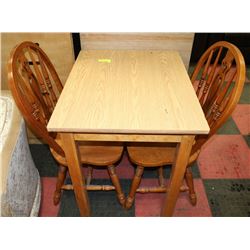 SMALL TABLE & 2 CHAIRS