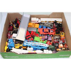 FLAT OF 40 MOSTLY VINTAGE DIE-CAST CARS AS THEY