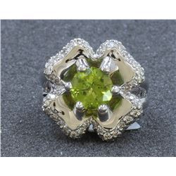 14K WHITE GOLD PERIDOT RING : 11.72g / Diamond: 0.83ct / Peridot: 1.8ct