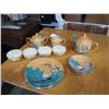 Image 1 : Matching Set Of Dishware