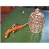 Image 1 : Pineapple Glass Jar W/ Napoleon's Replica 1804 Flintlock Pistol: Non-Firing, Authentic Reproduction