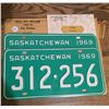 Image 1 : 1969 Pair Of Saskatchewan Plates, Never Used, Original Envelope